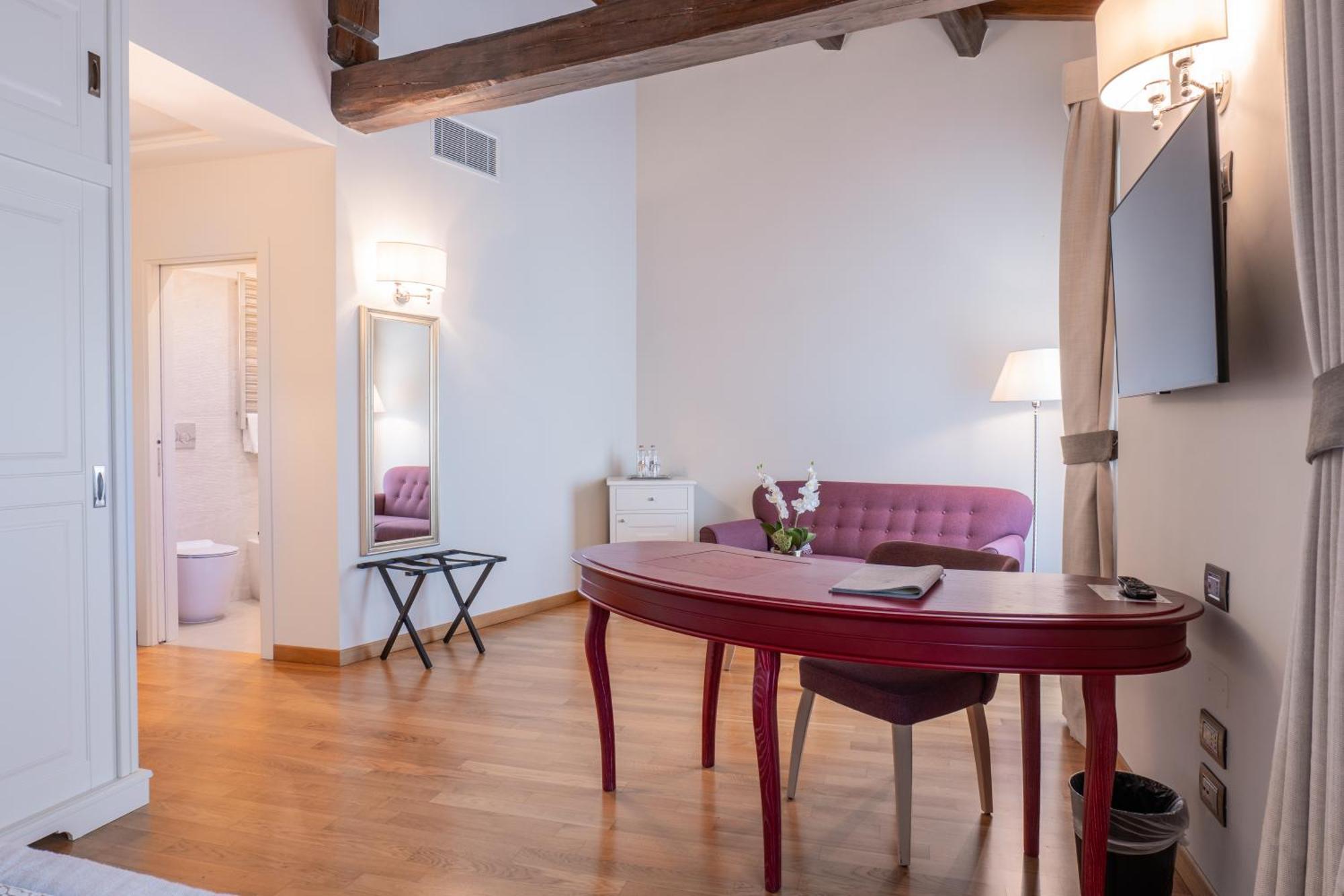 Hotel Borgo La Chiaracia &